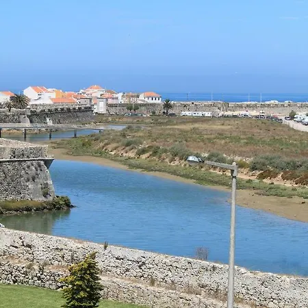 Casa Do Baloiço * Peniche